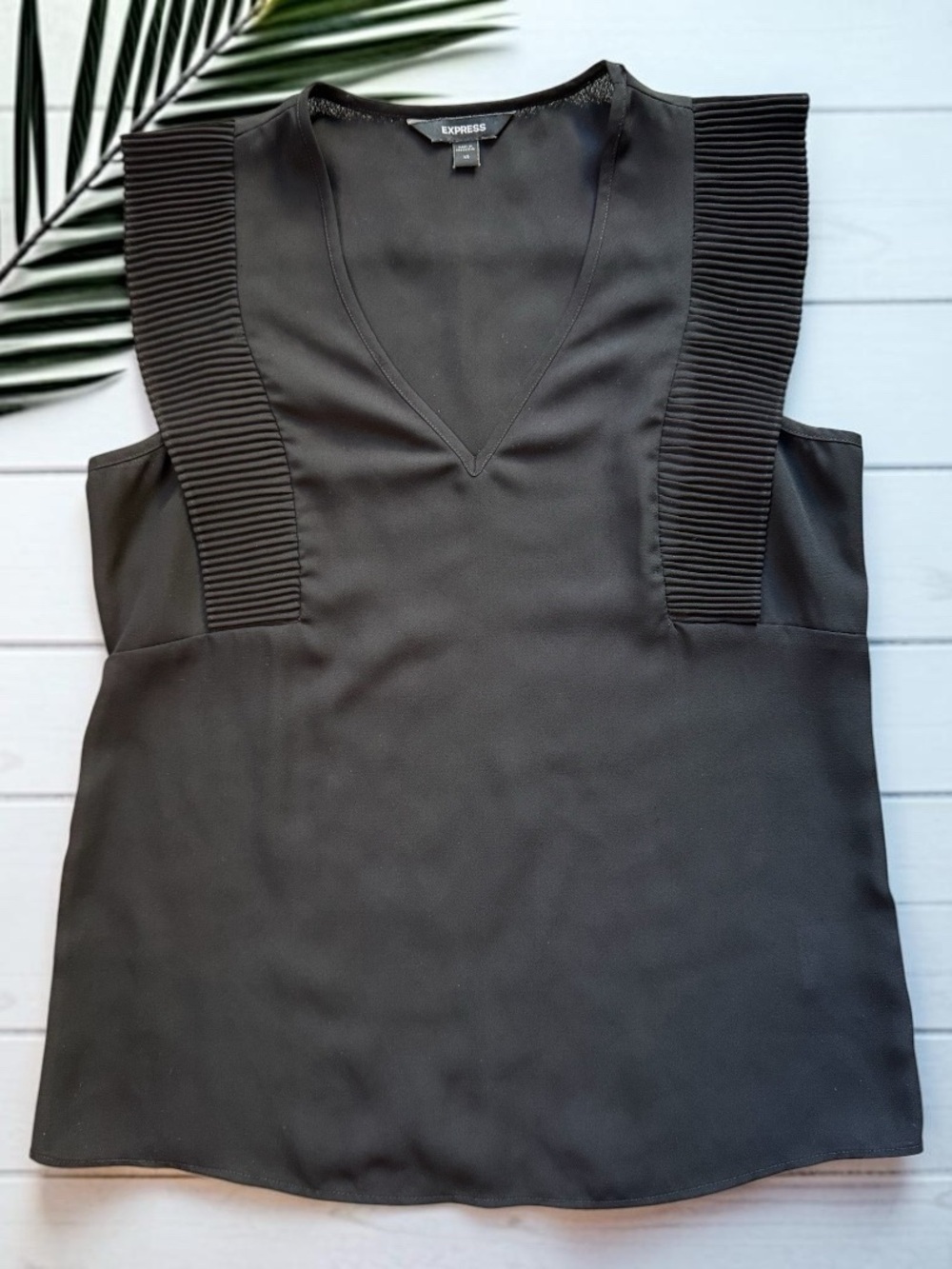 Express Black Pleated Shoulder Sleeveless V-Neck Blouse Top XS